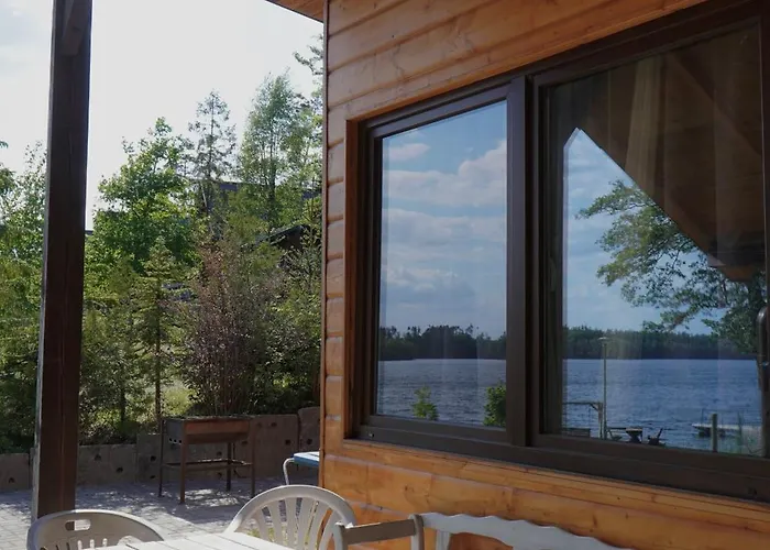 Nad Jeziorem Wegorzyno 度假居 *